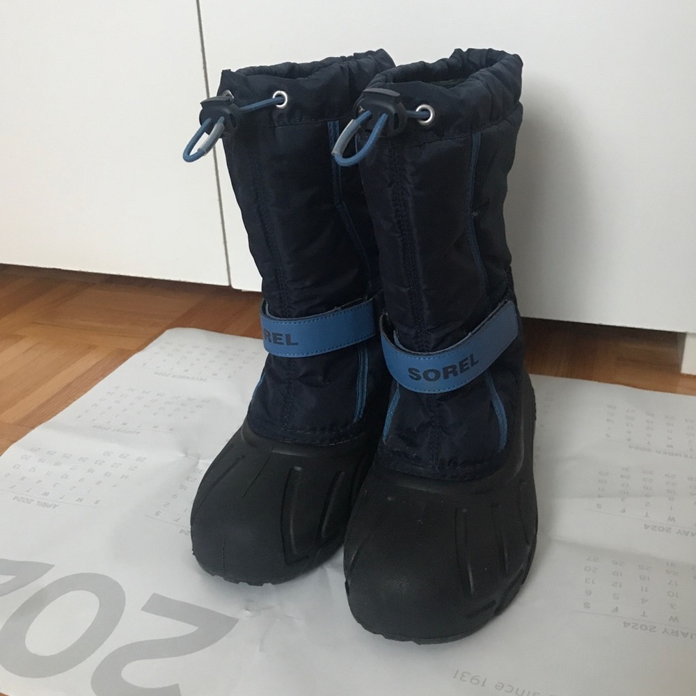 Sorel Flurry Black and Blue Winter Snow Boots - 6 Youth